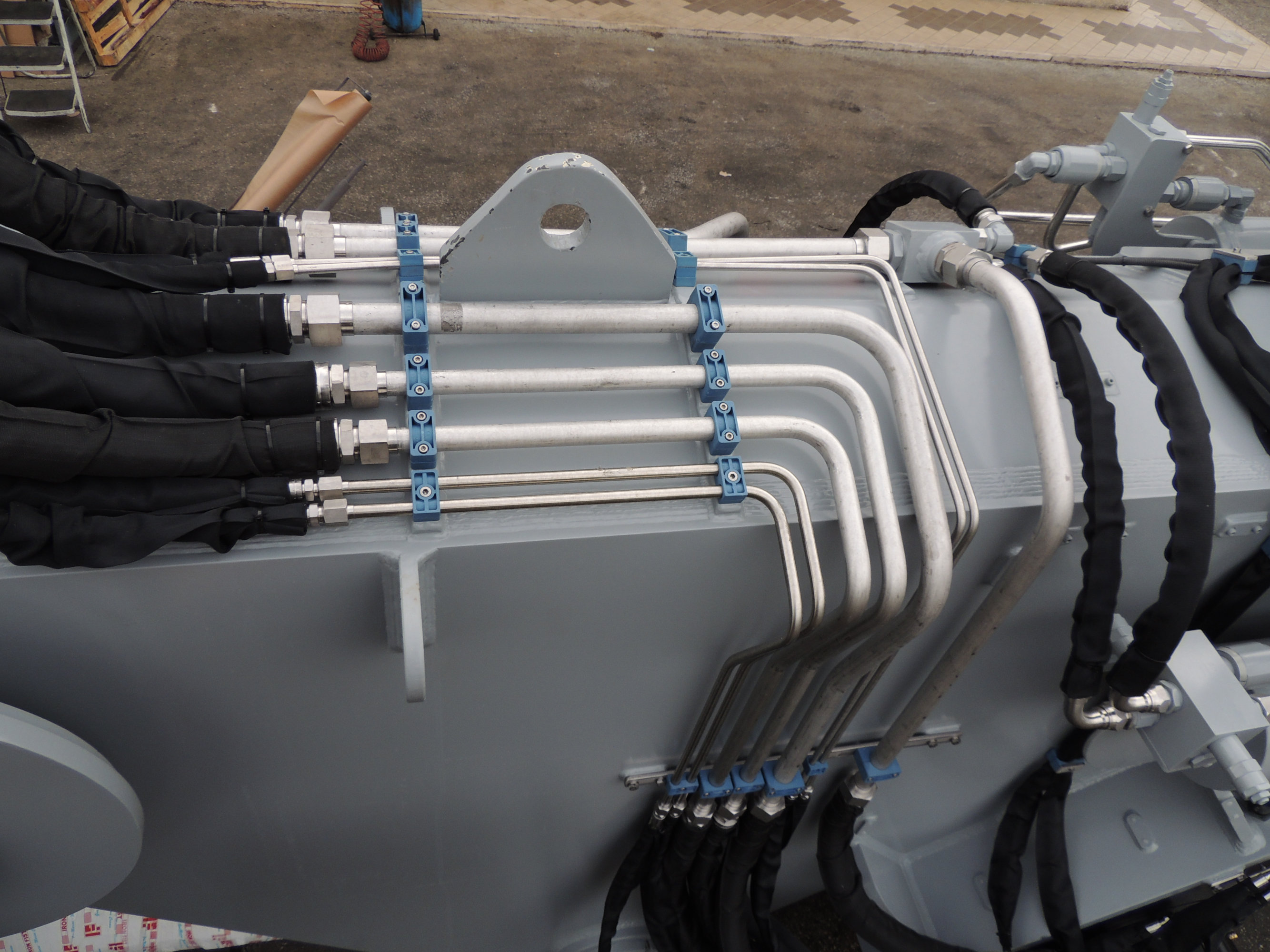 marine cranes hydraulic system